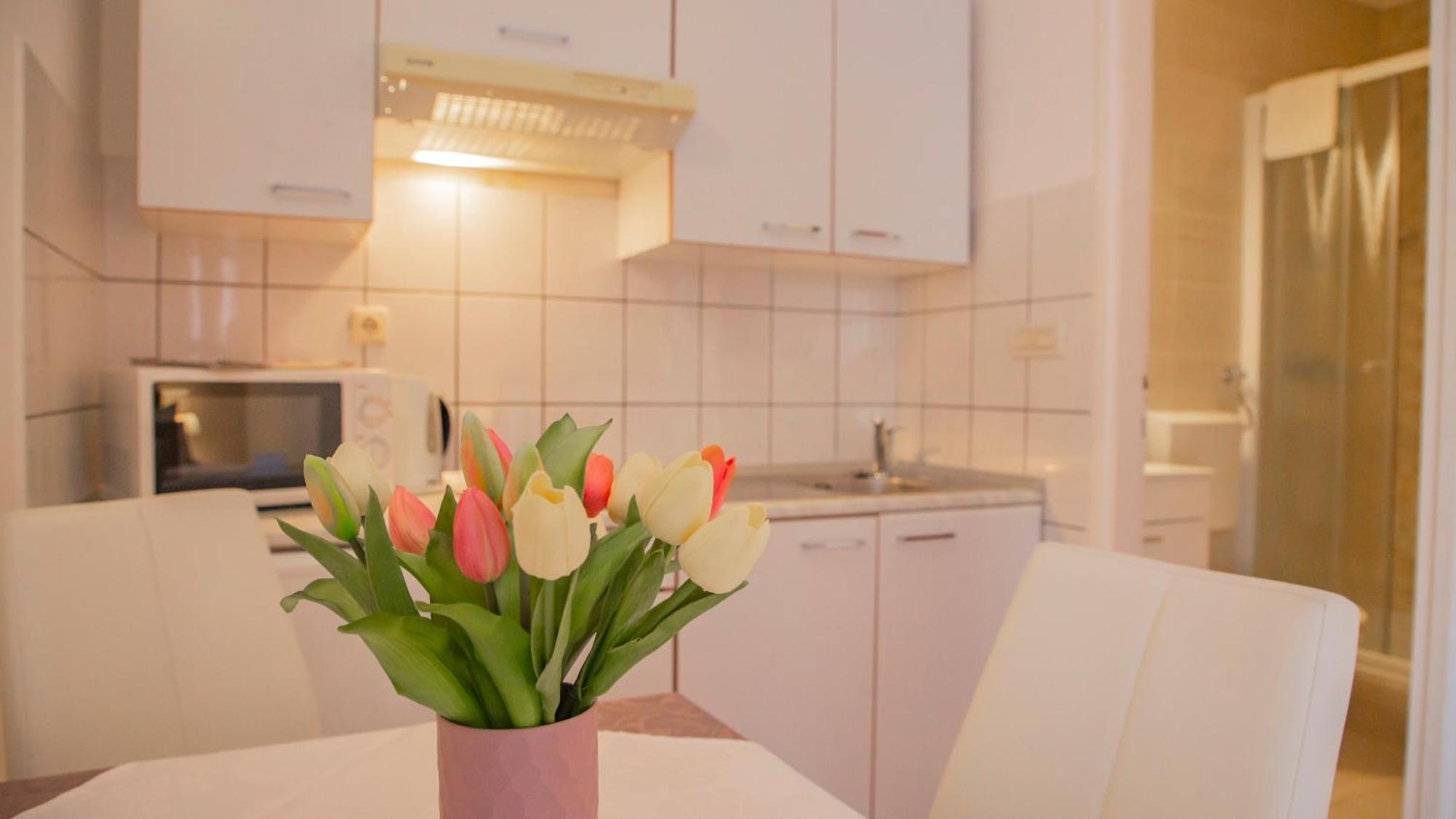 Baska Voda Apartments - Steps From The Beach, Free Parking, Central Location Baška Voda Exterior foto