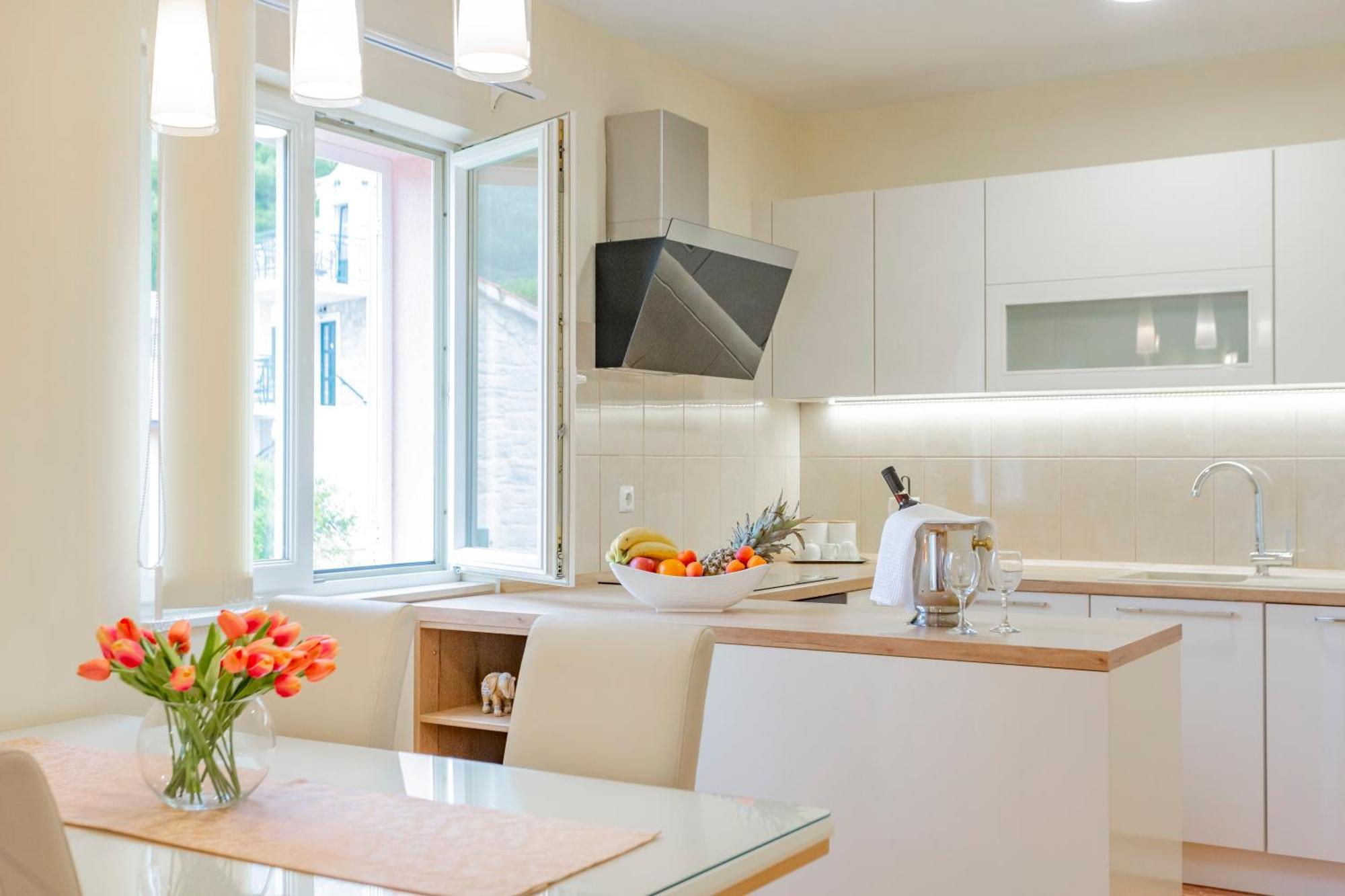 Baska Voda Apartments - Steps From The Beach, Free Parking, Central Location Baška Voda Exterior foto