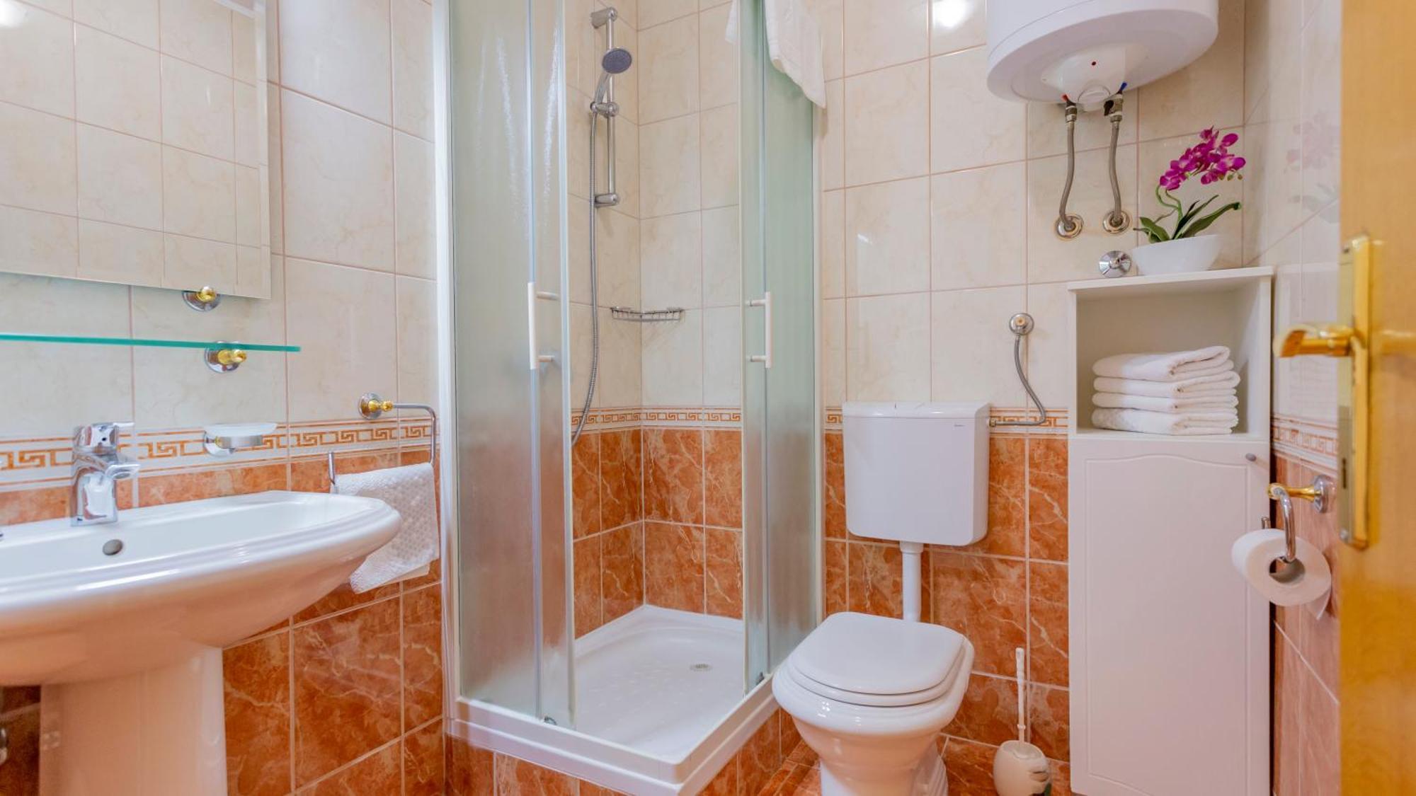 Baska Voda Apartments - Steps From The Beach, Free Parking, Central Location Baška Voda Exterior foto