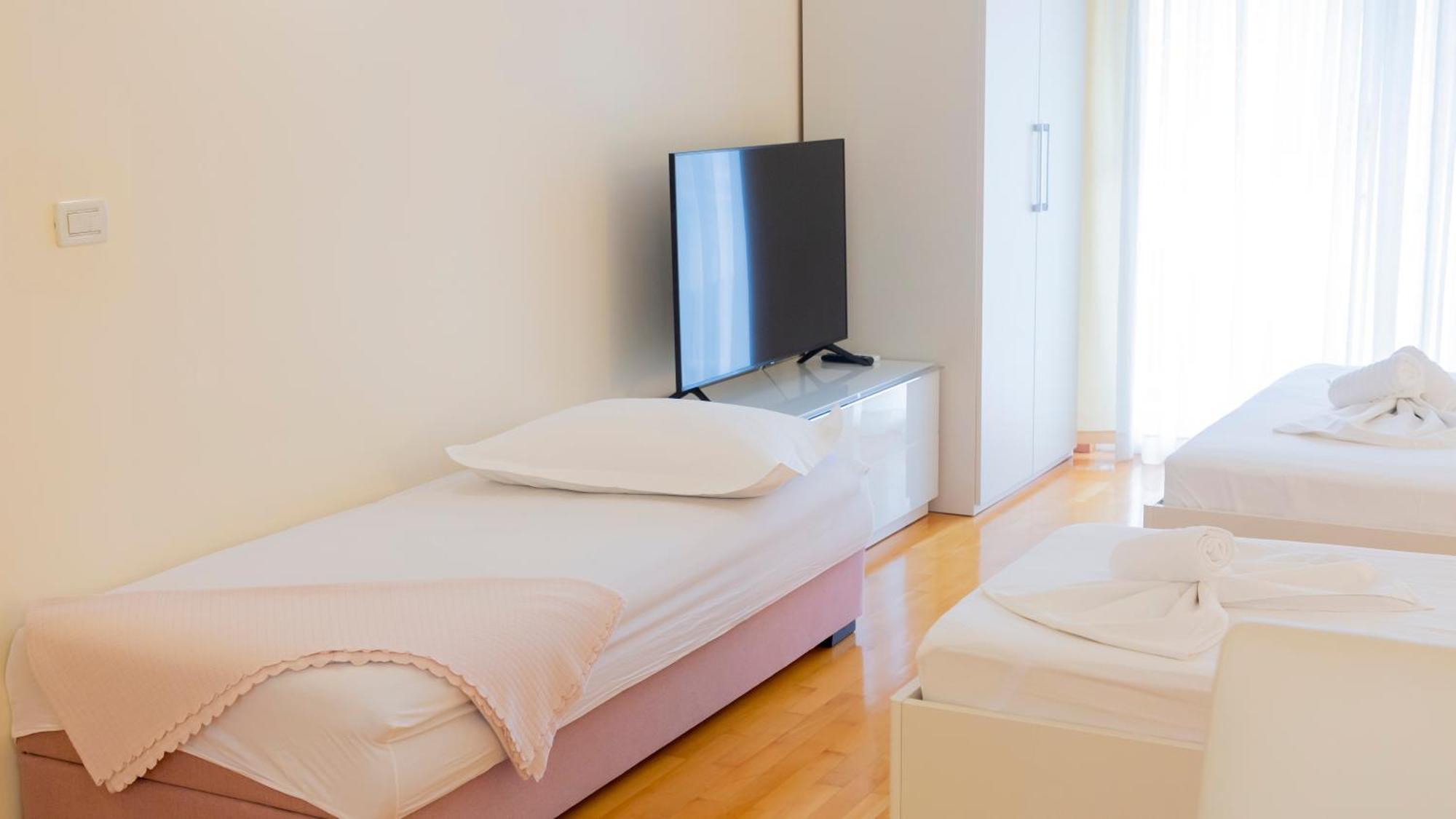 Baska Voda Apartments - Steps From The Beach, Free Parking, Central Location Baška Voda Exterior foto