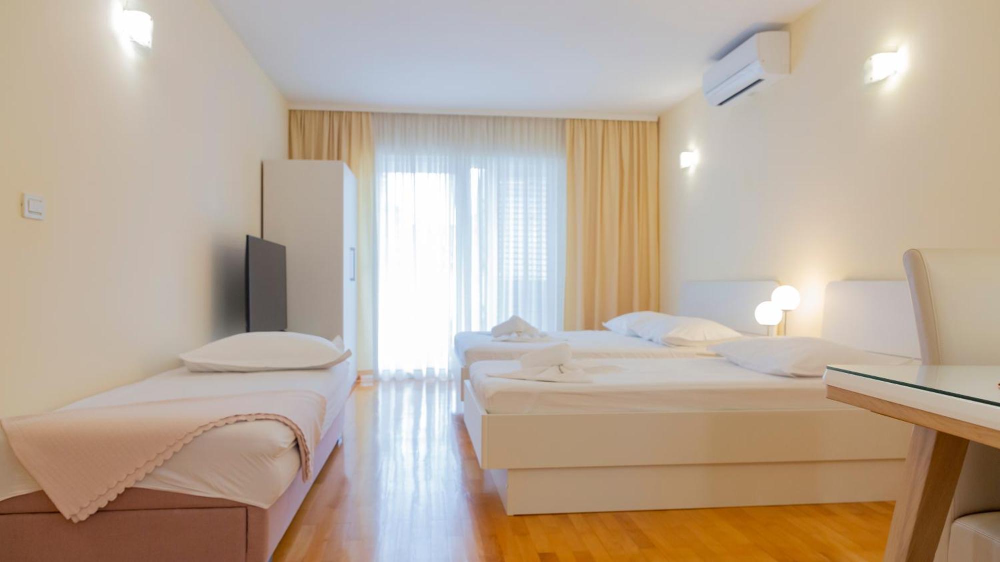 Baska Voda Apartments - Steps From The Beach, Free Parking, Central Location Baška Voda Exterior foto