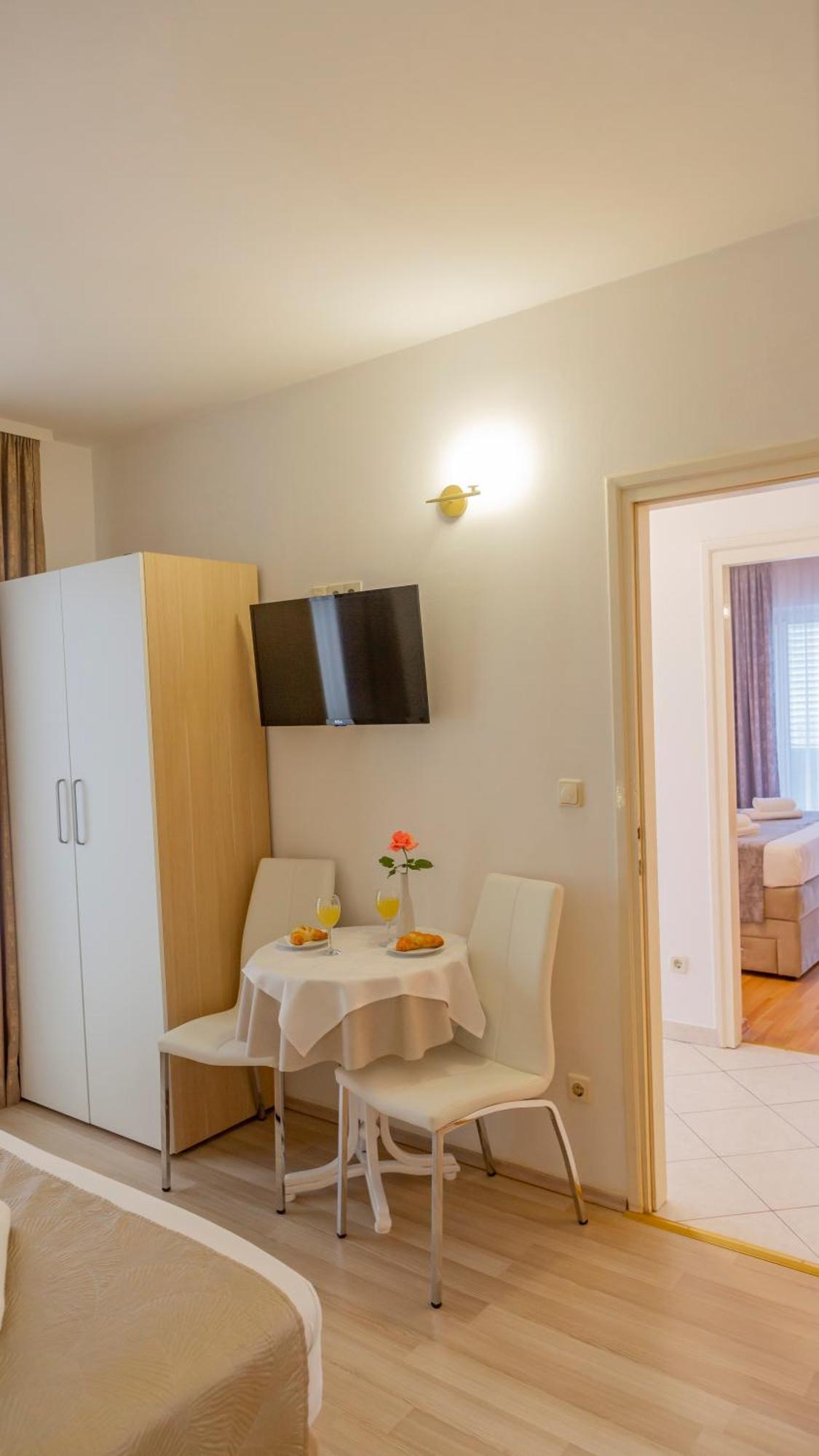 Baska Voda Apartments - Steps From The Beach, Free Parking, Central Location Baška Voda Exterior foto