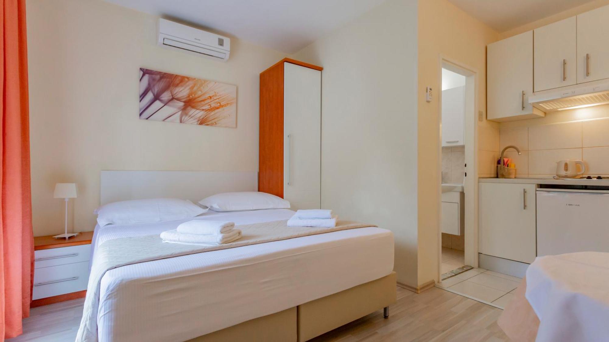 Baska Voda Apartments - Steps From The Beach, Free Parking, Central Location Baška Voda Exterior foto