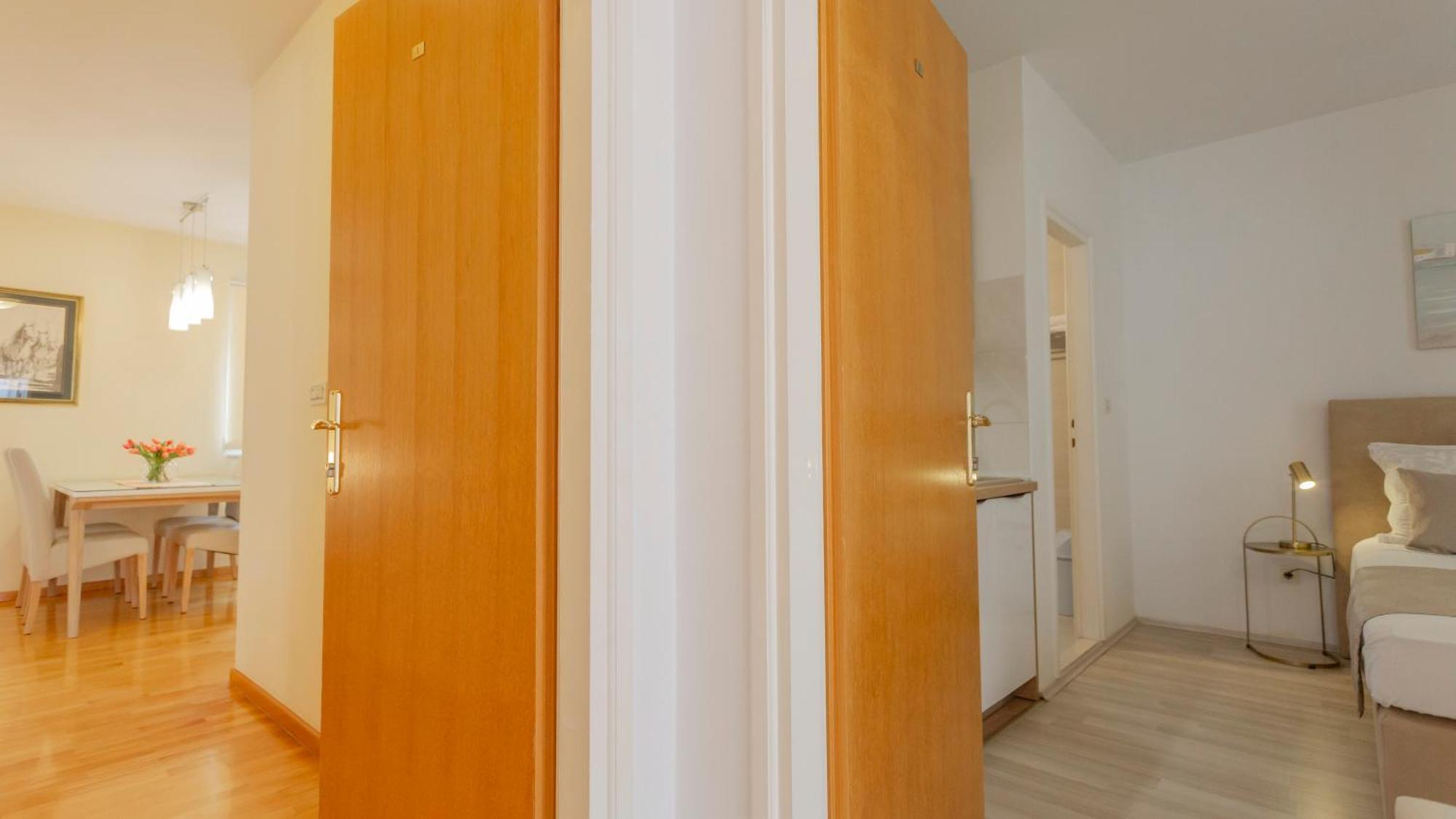 Baska Voda Apartments - Steps From The Beach, Free Parking, Central Location Baška Voda Exterior foto